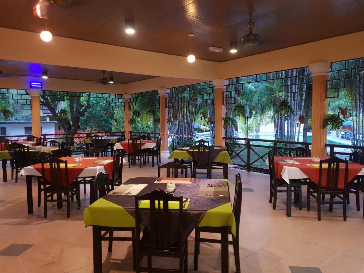 Pangkor Holiday Resort Kampong Sungai Udang Exterior photo