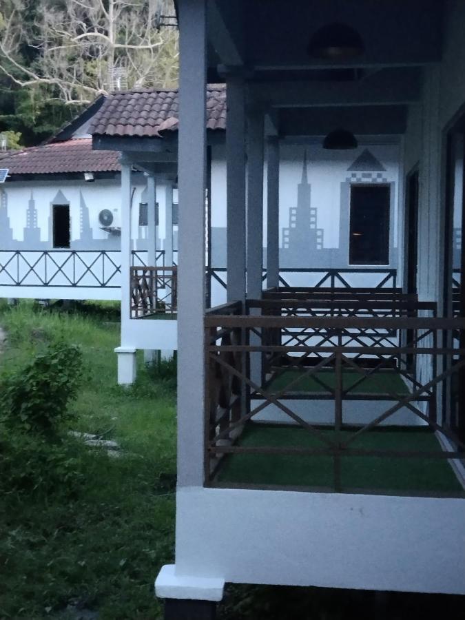 Pangkor Holiday Resort Kampong Sungai Udang Exterior photo