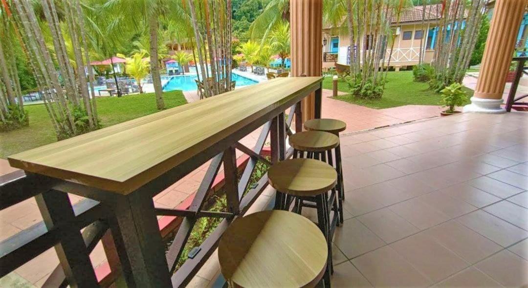 Pangkor Holiday Resort Kampong Sungai Udang Exterior photo